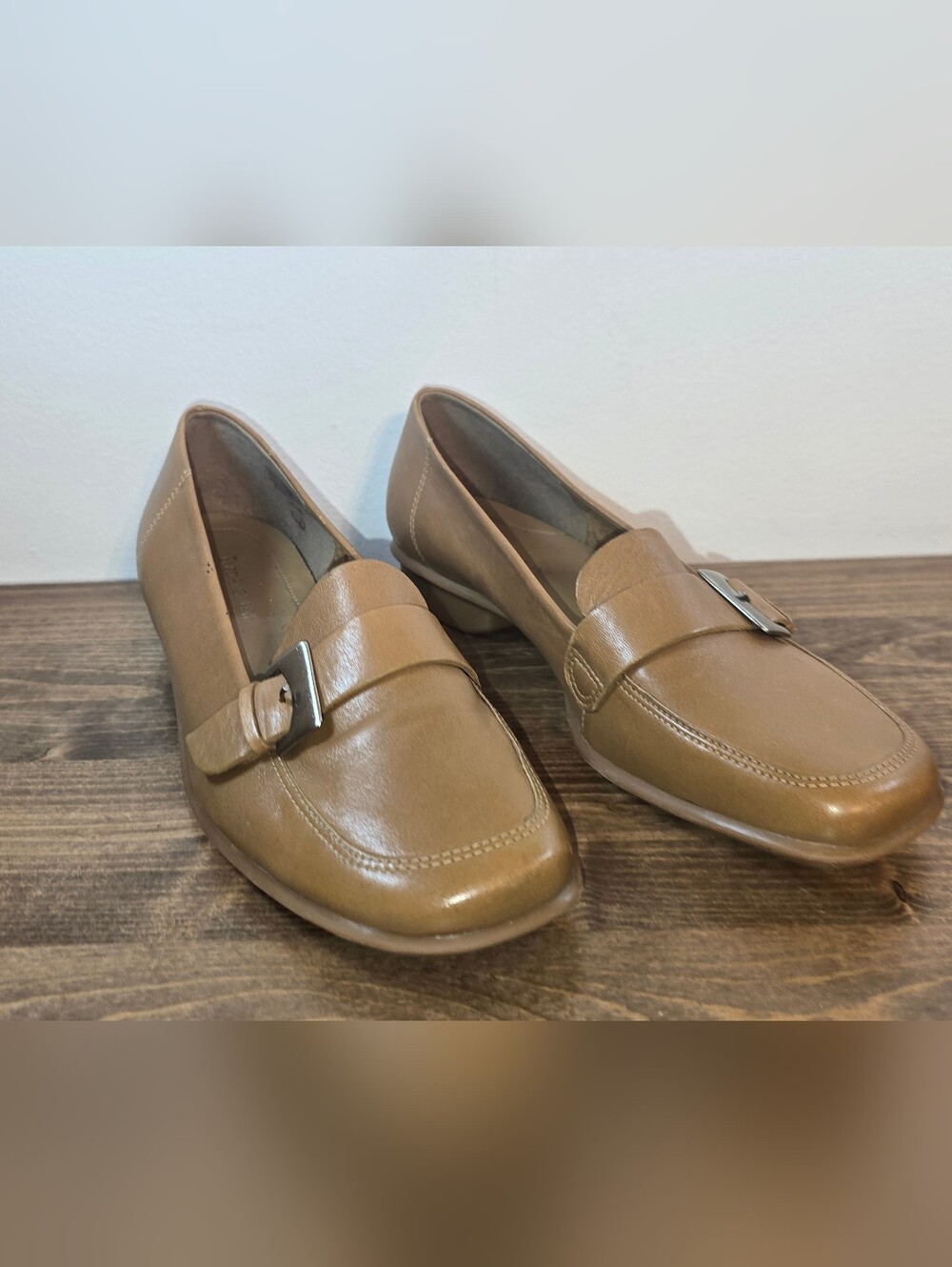 Enzo Angiolini NWOT Tan Leather Buckle Loafers Women's Size 7M - Picture 2 of 10